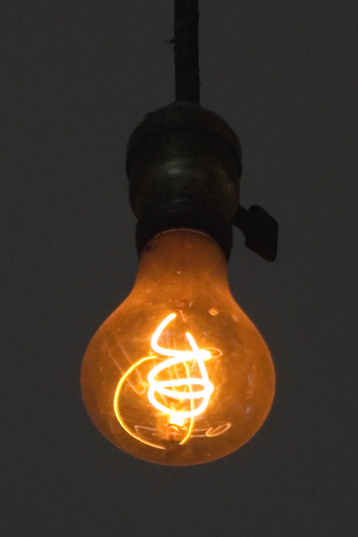 Знаменитая лампочка, горящая с 1913 года